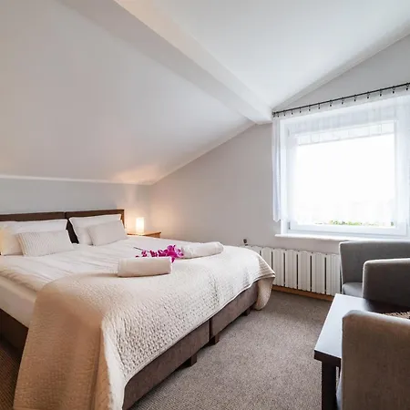 Nocleg ze śniadaniem Kojak 3*